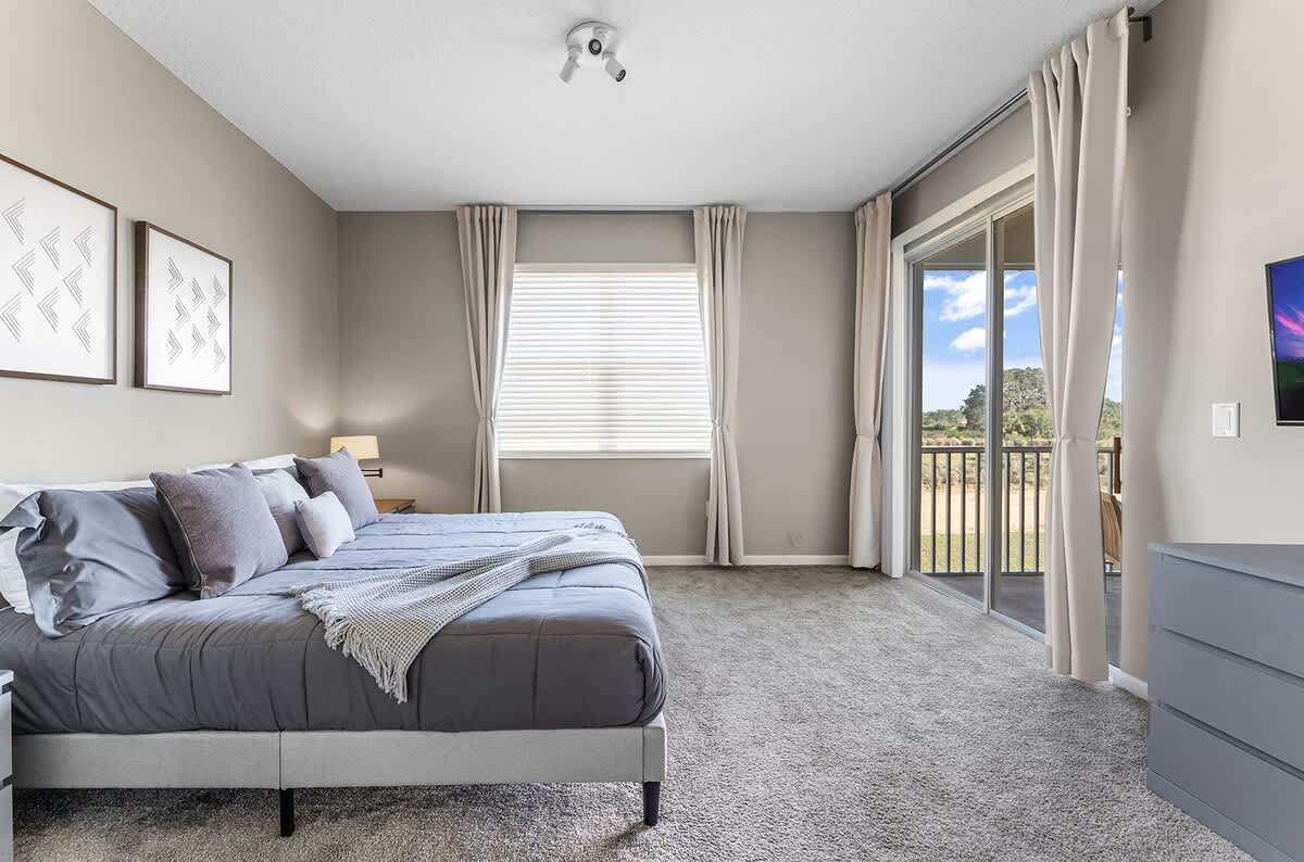 Apartment in Four Corners property photo 3