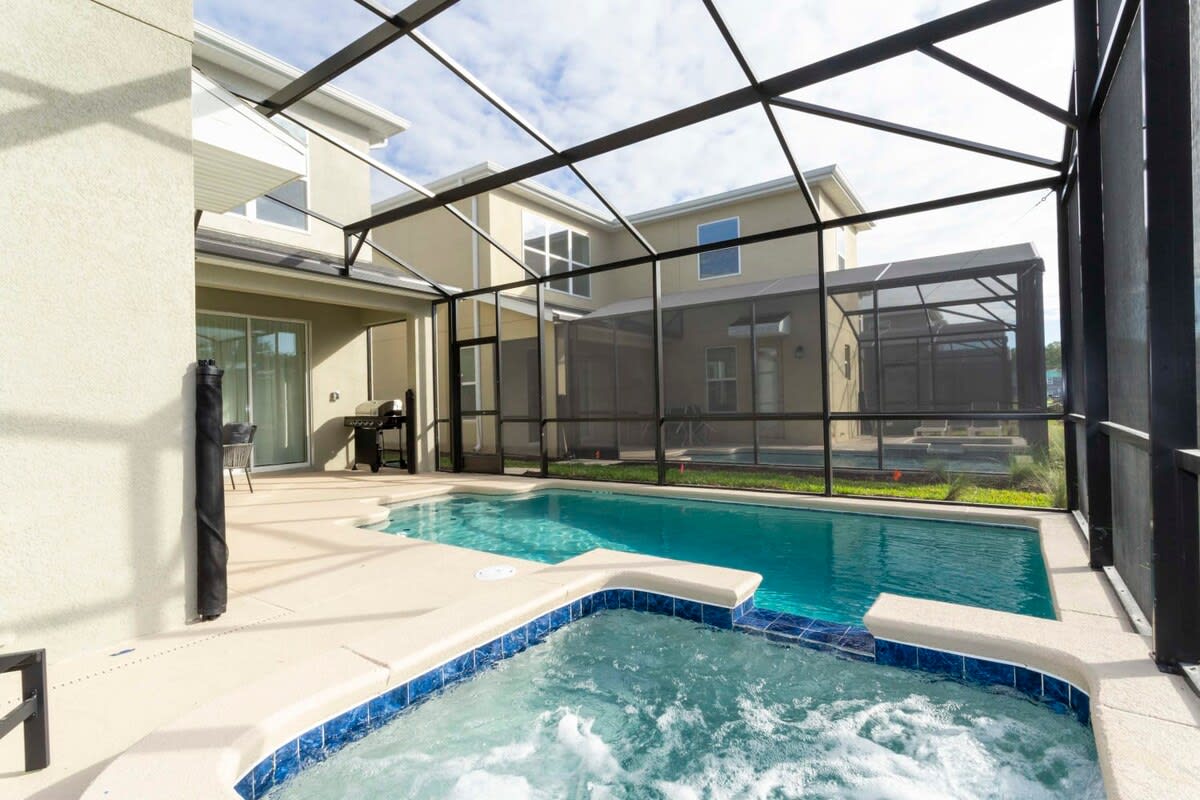 Home in Kissimmee property photo 2