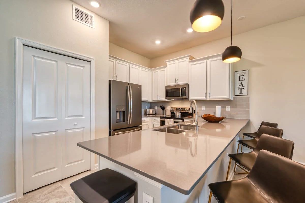 Apartment in Four Corners property photo 5