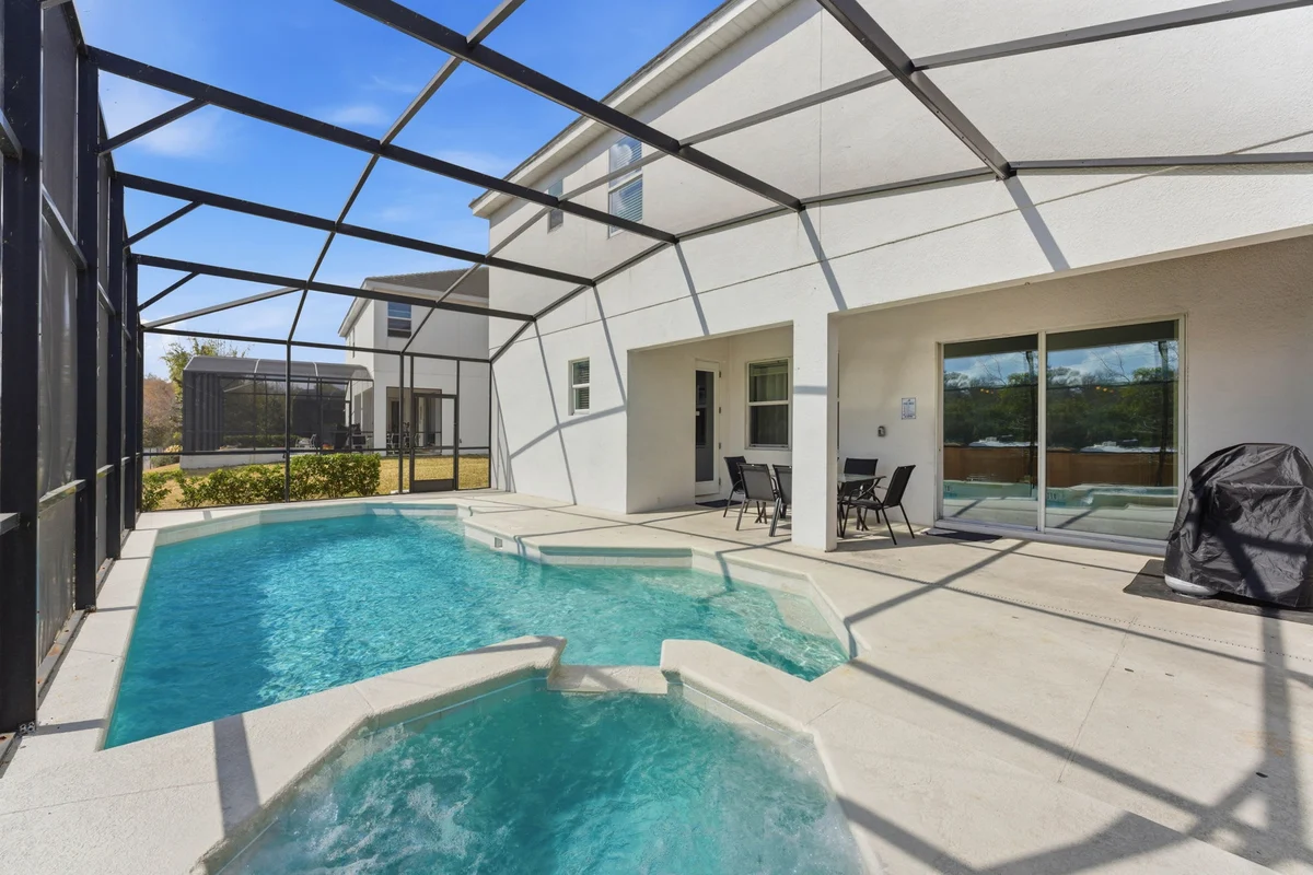 Home in Kissimmee property photo 2