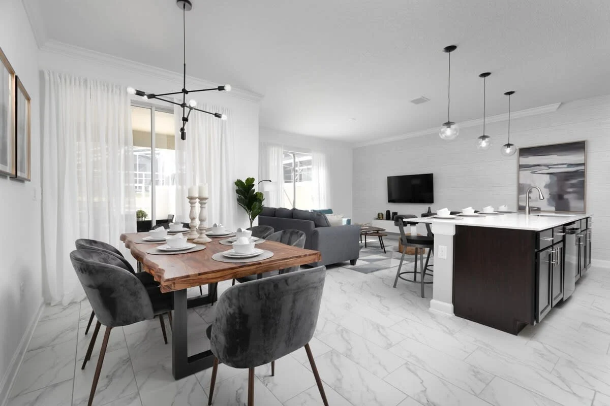 Townhome in Four Corners property photo 3
