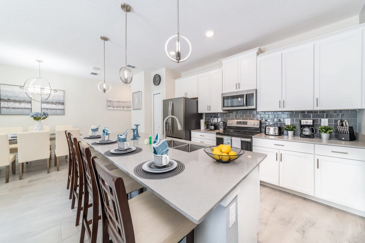 Townhome in Four Corners property photo 3