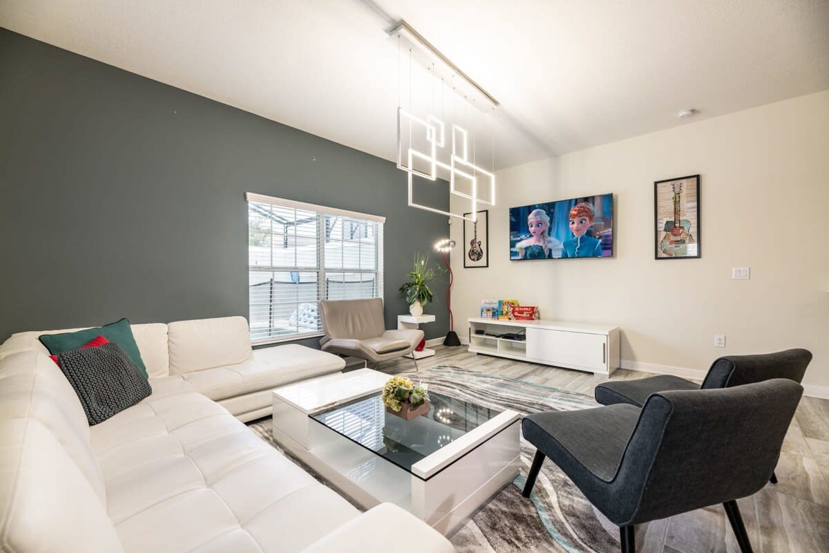 Townhome in Davenport property photo 3