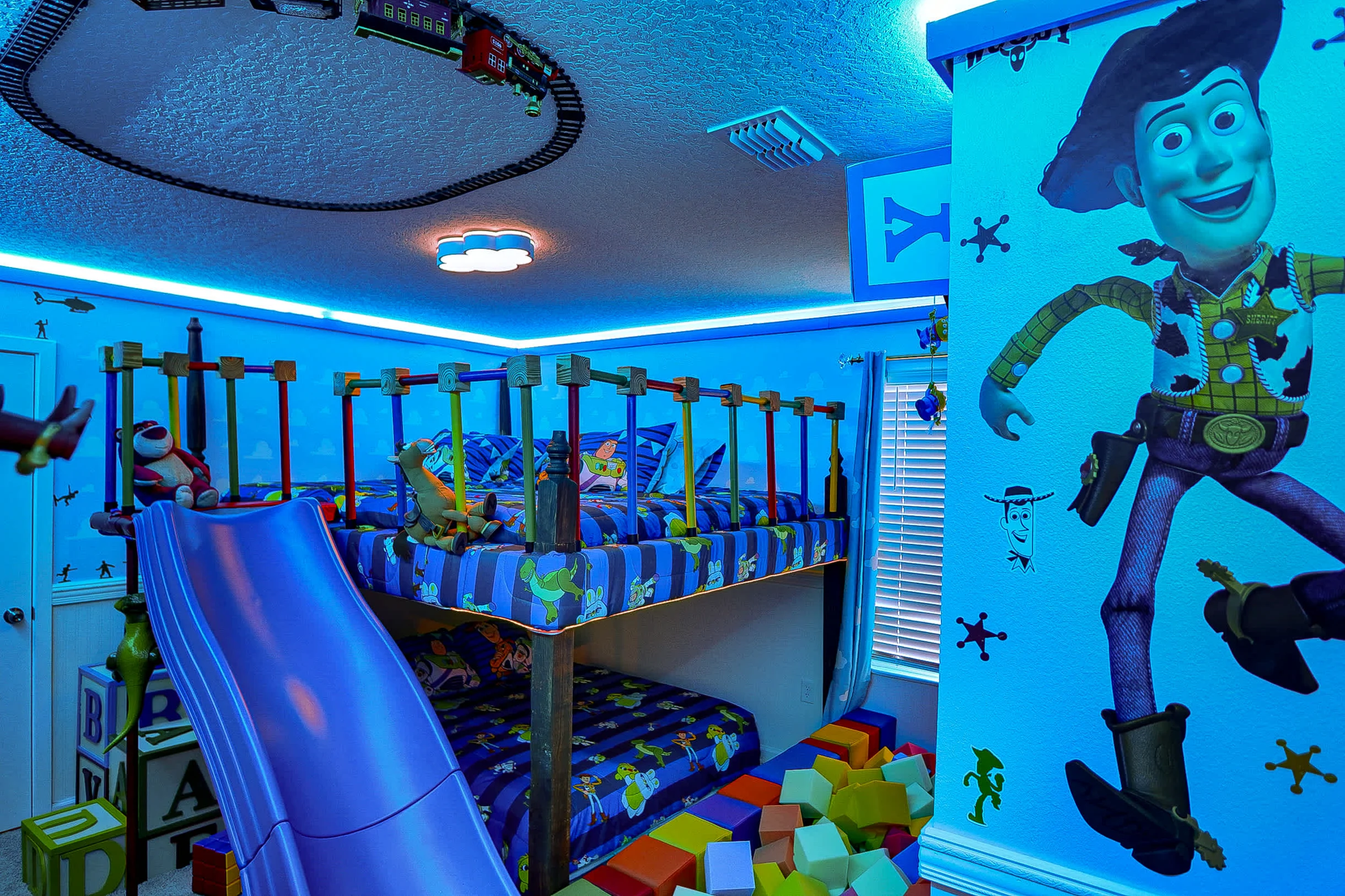Home in Kissimmee property photo 2