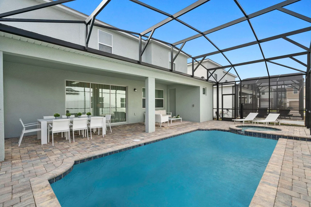 Home in Kissimmee property photo 2