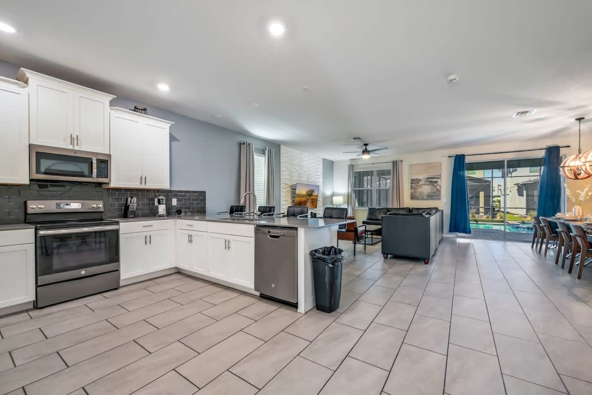 Home in Kissimmee property photo 3
