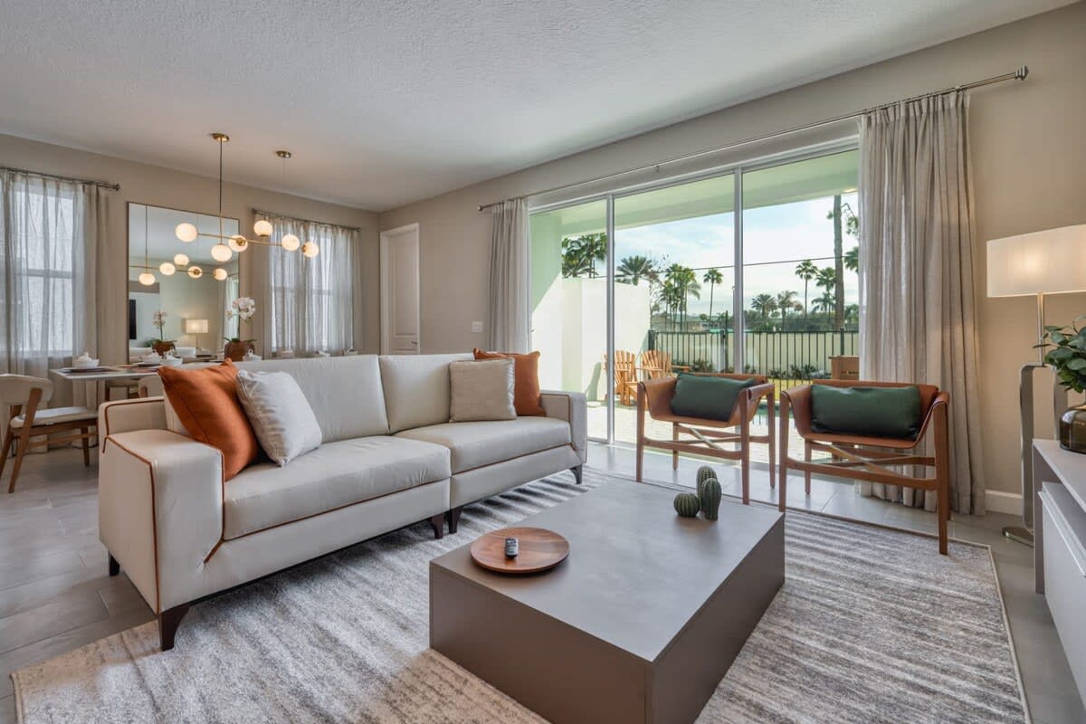 Townhome in Kissimmee property photo 2