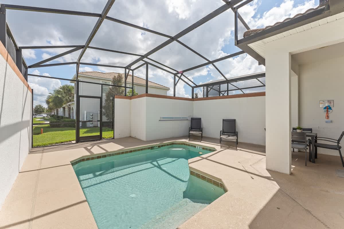 Townhome in Kissimmee property photo 2