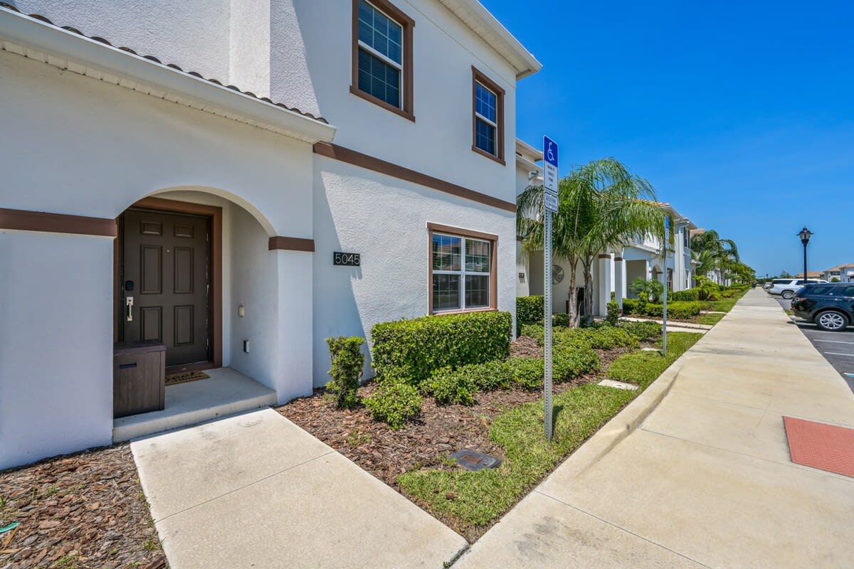 Townhome in Kissimmee property photo 5