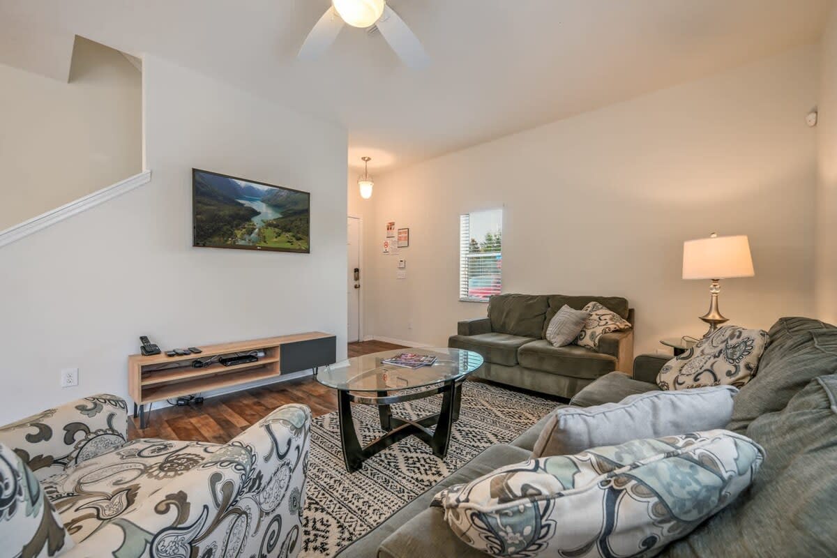 Townhome in Kissimmee property photo 2