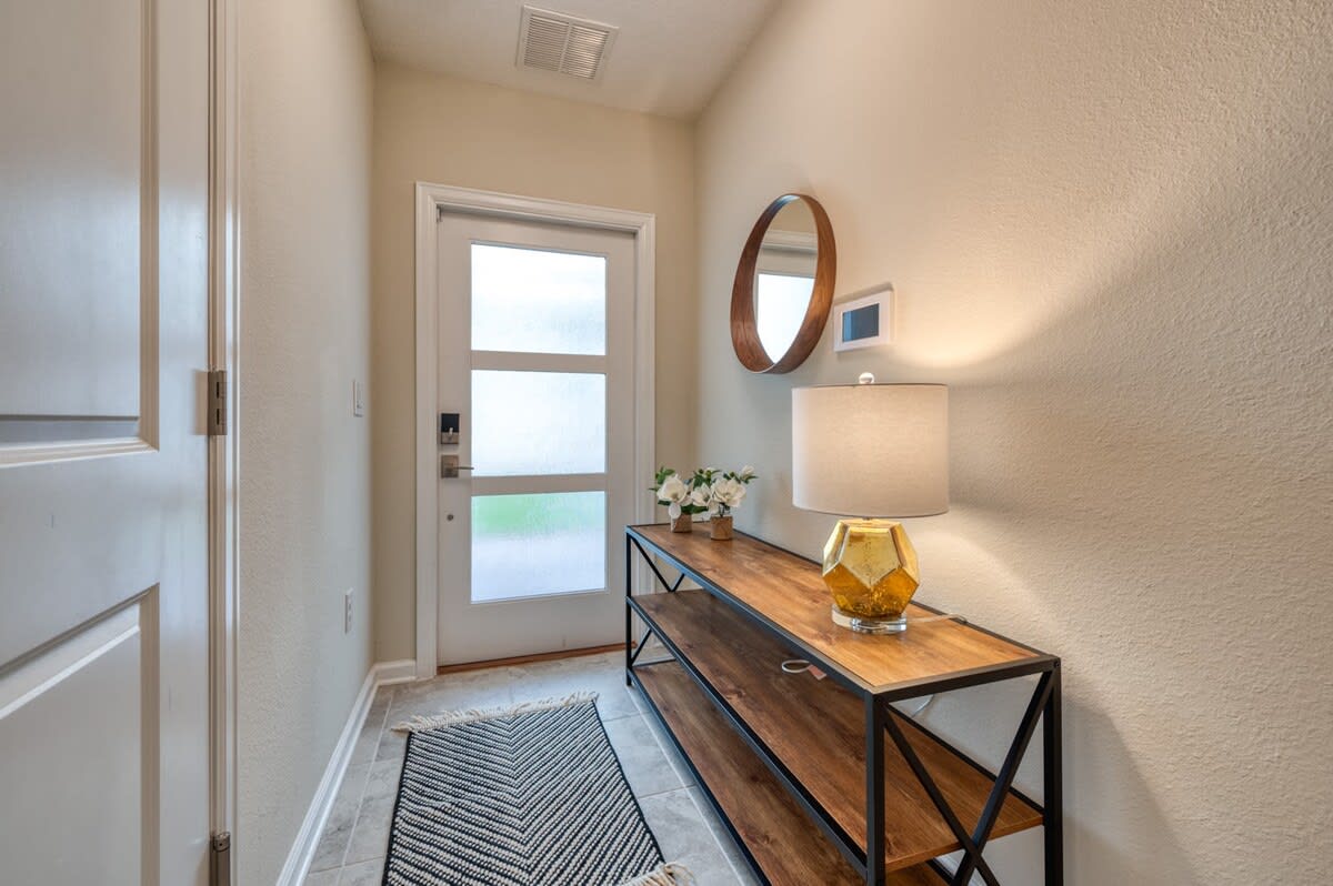 Apartment in Davenport property photo 2
