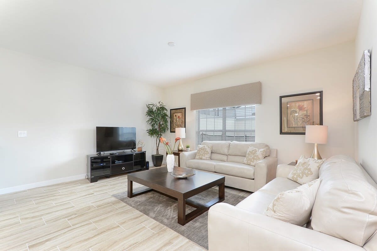 Townhome in Kissimmee property photo 2