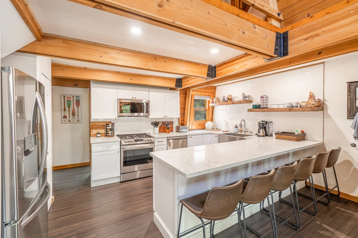 Canoe Cabin #24