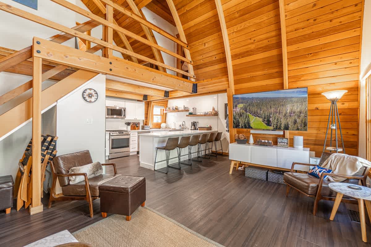 Canoe Cabin #26