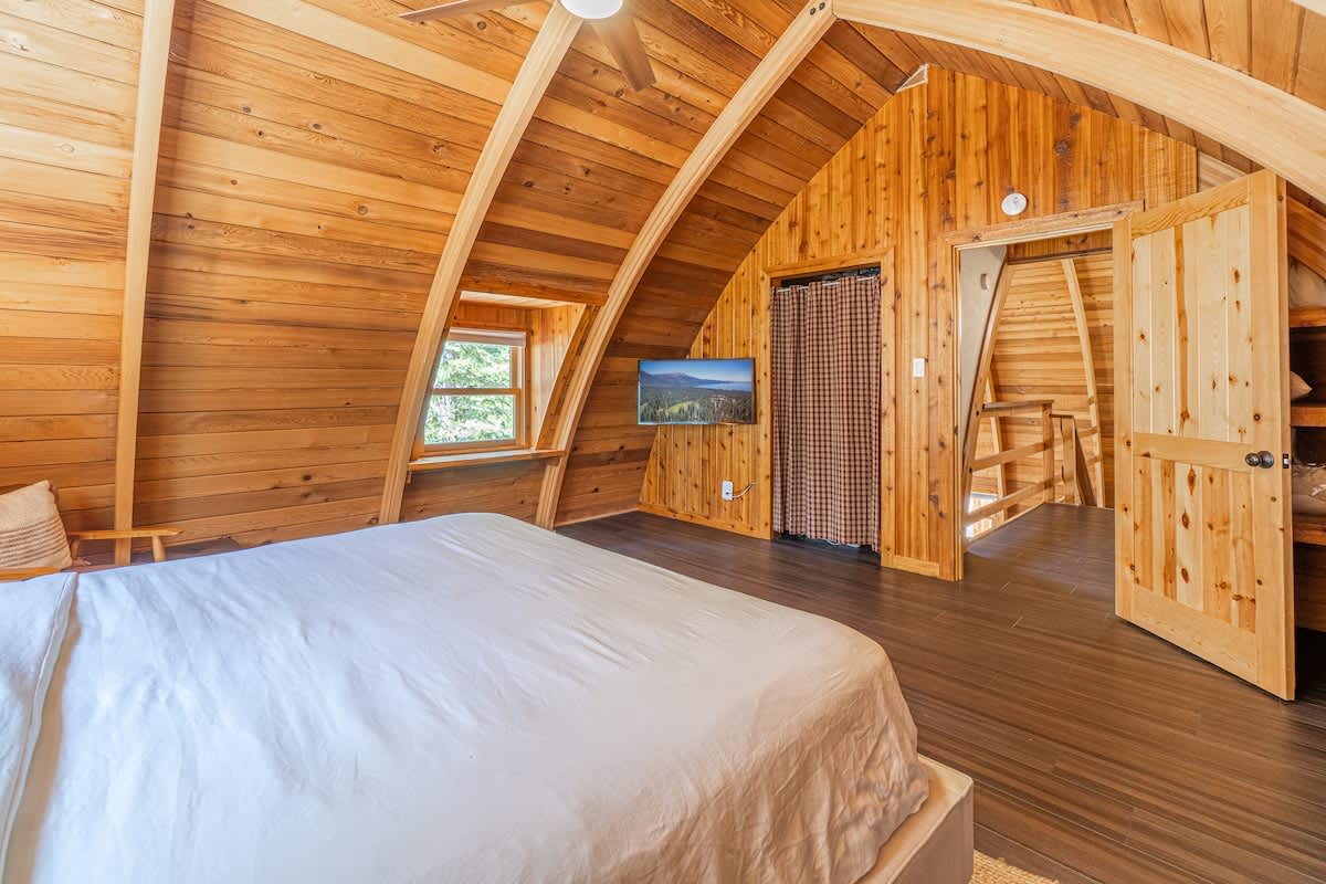 Canoe Cabin #13