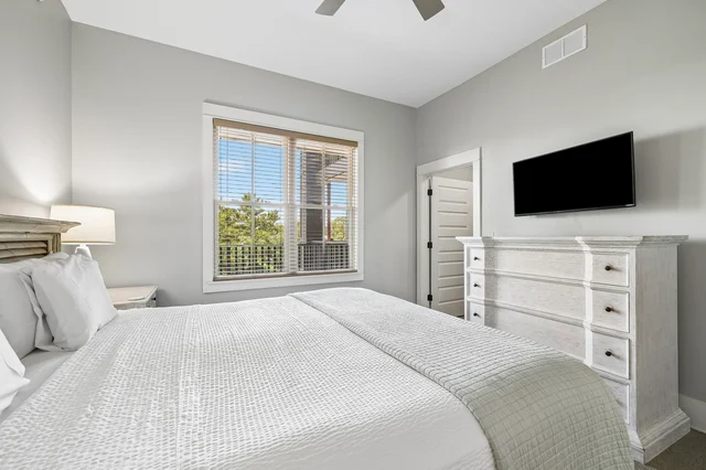 Bedroom 4 image 1