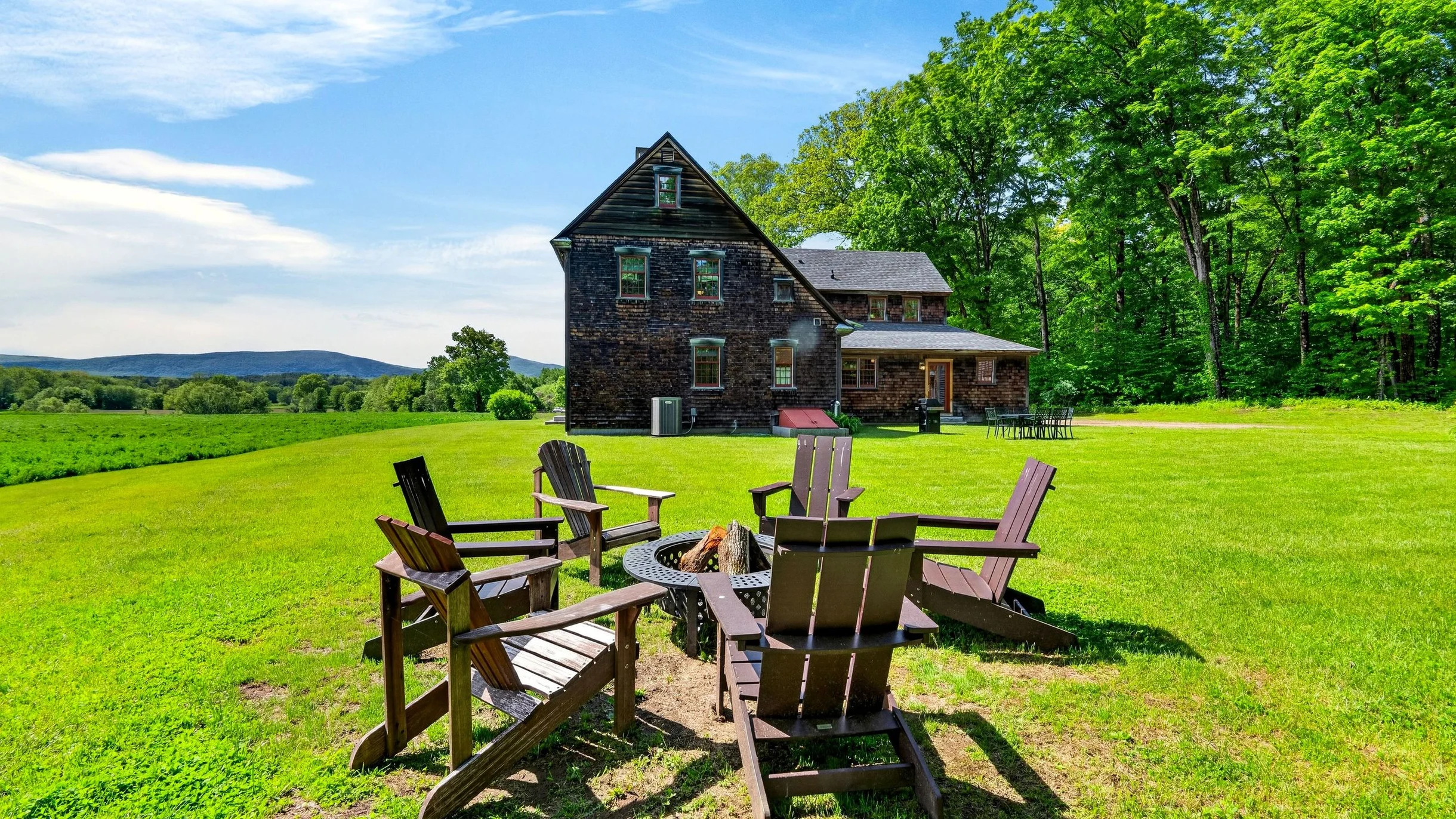 52-Acre Berkshires Farmhouse • Fire Pit, Outdoor Dining + Trails | Copper Kettle Farm by AvantStay #137