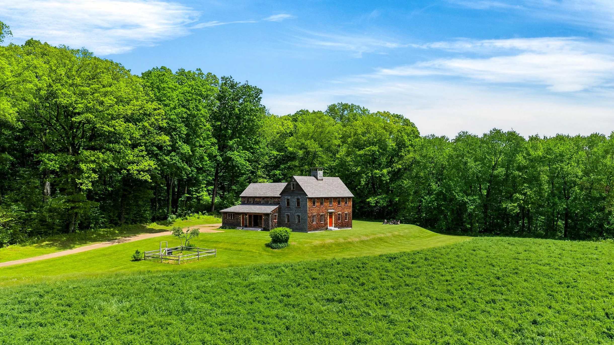 52-Acre Berkshires Farmhouse • Fire Pit, Outdoor Dining + Trails | Copper Kettle Farm by AvantStay #136