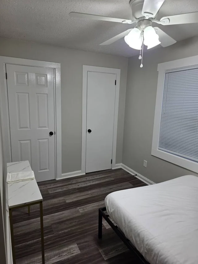 BEDROOM image 1