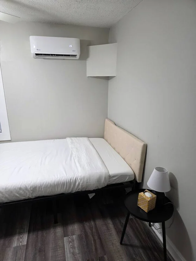 BEDROOM image 1