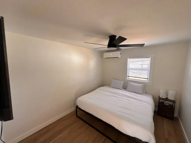 BEDROOM image 1