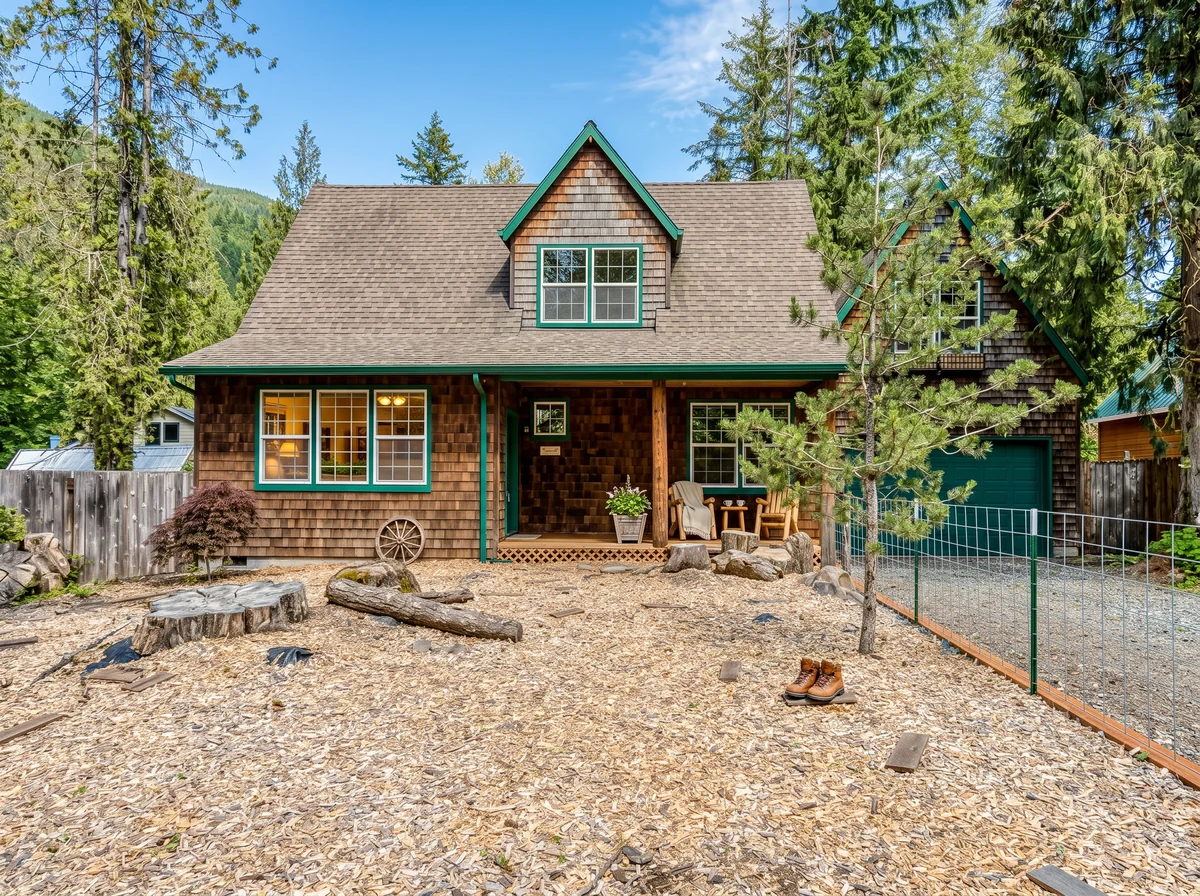 Home in Rhododendron property photo 2