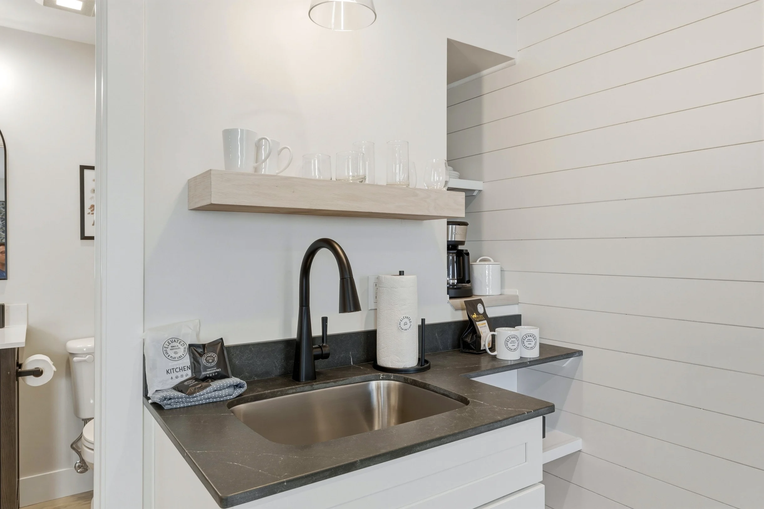 Apartment in Traverse City property photo 3