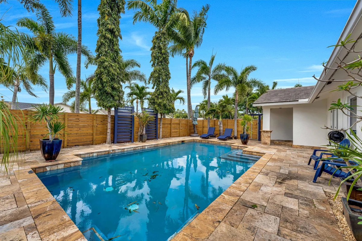 6830 Fort Lauderdale #9