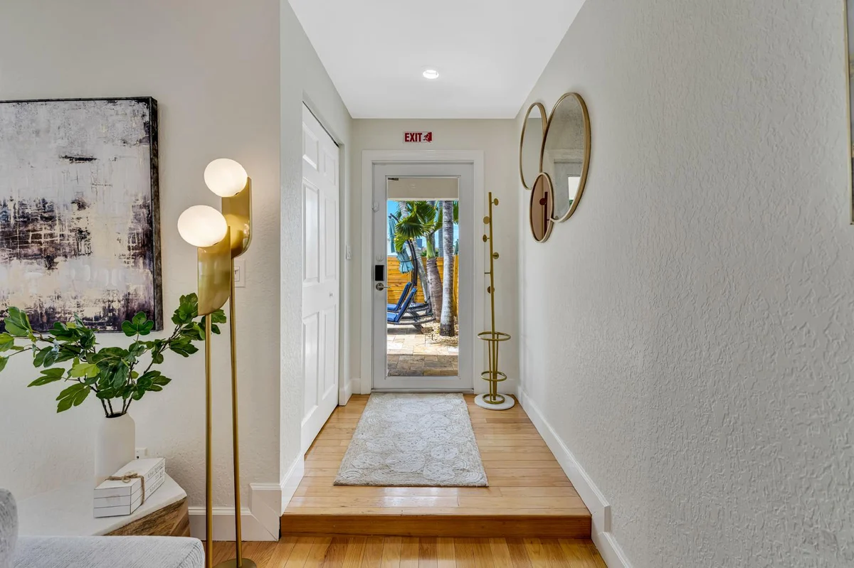 6830 Fort Lauderdale #99