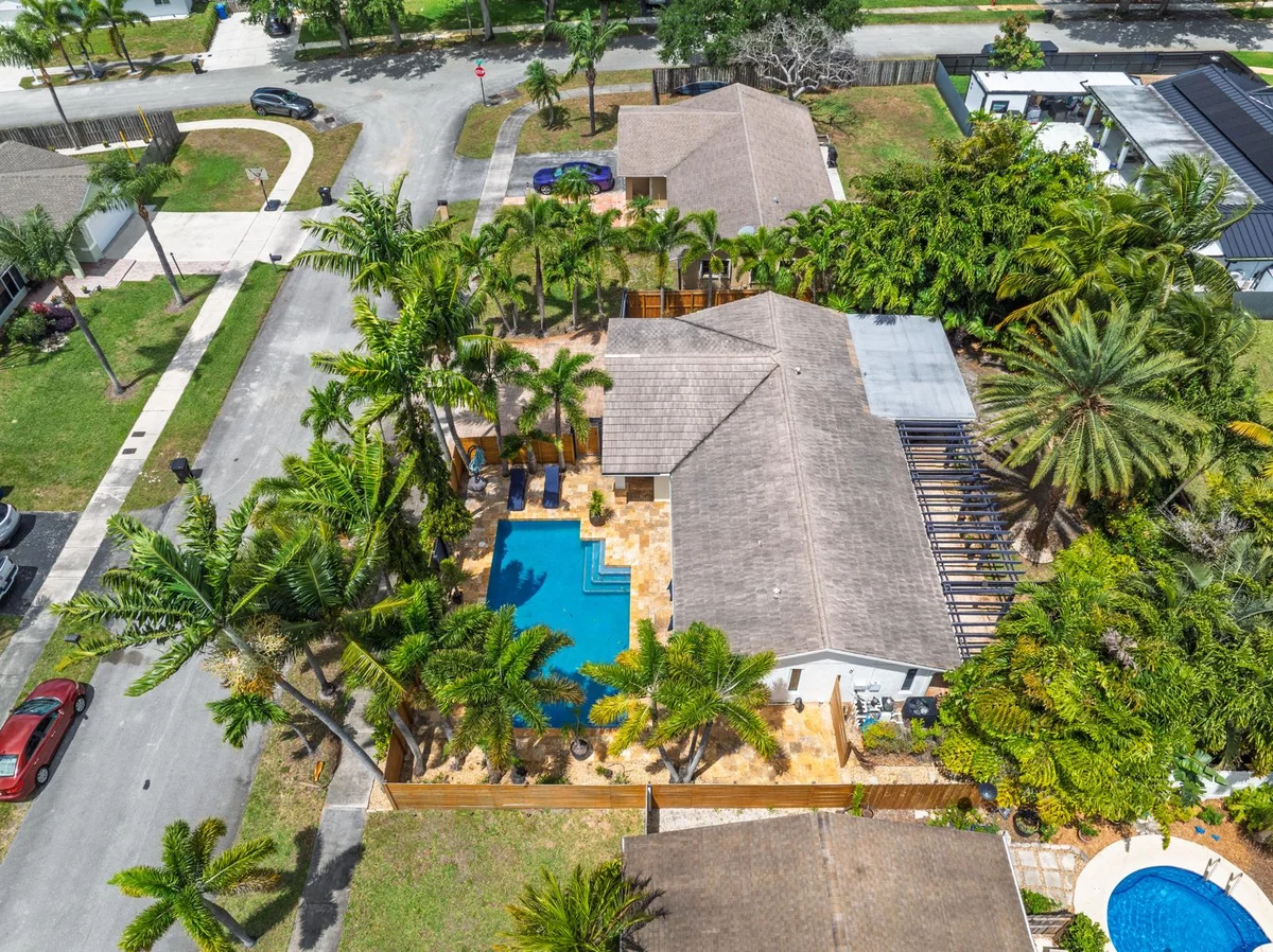 6830 Fort Lauderdale #15