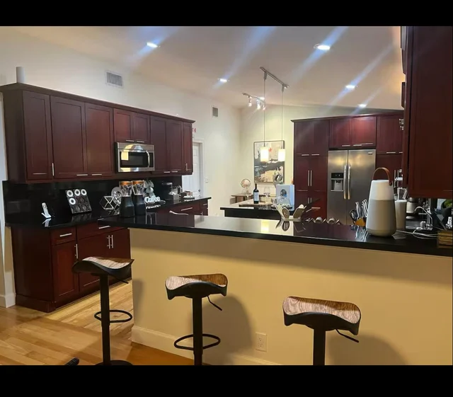 6830 Fort Lauderdale #104