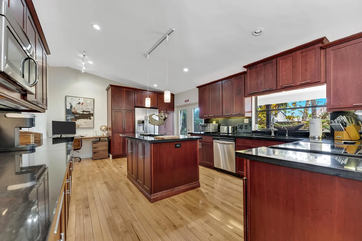 6830 Fort Lauderdale #110