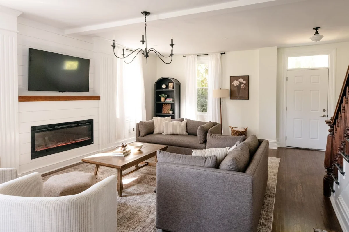Farmhouse|HOT TUB|Fireplace|King Bed|4 Bedroom #7