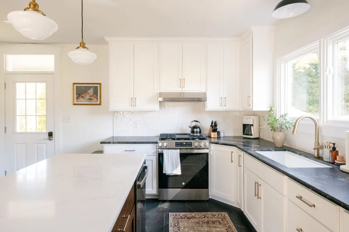 Farmhouse|HOT TUB|Fireplace|King Bed|4 Bedroom #23