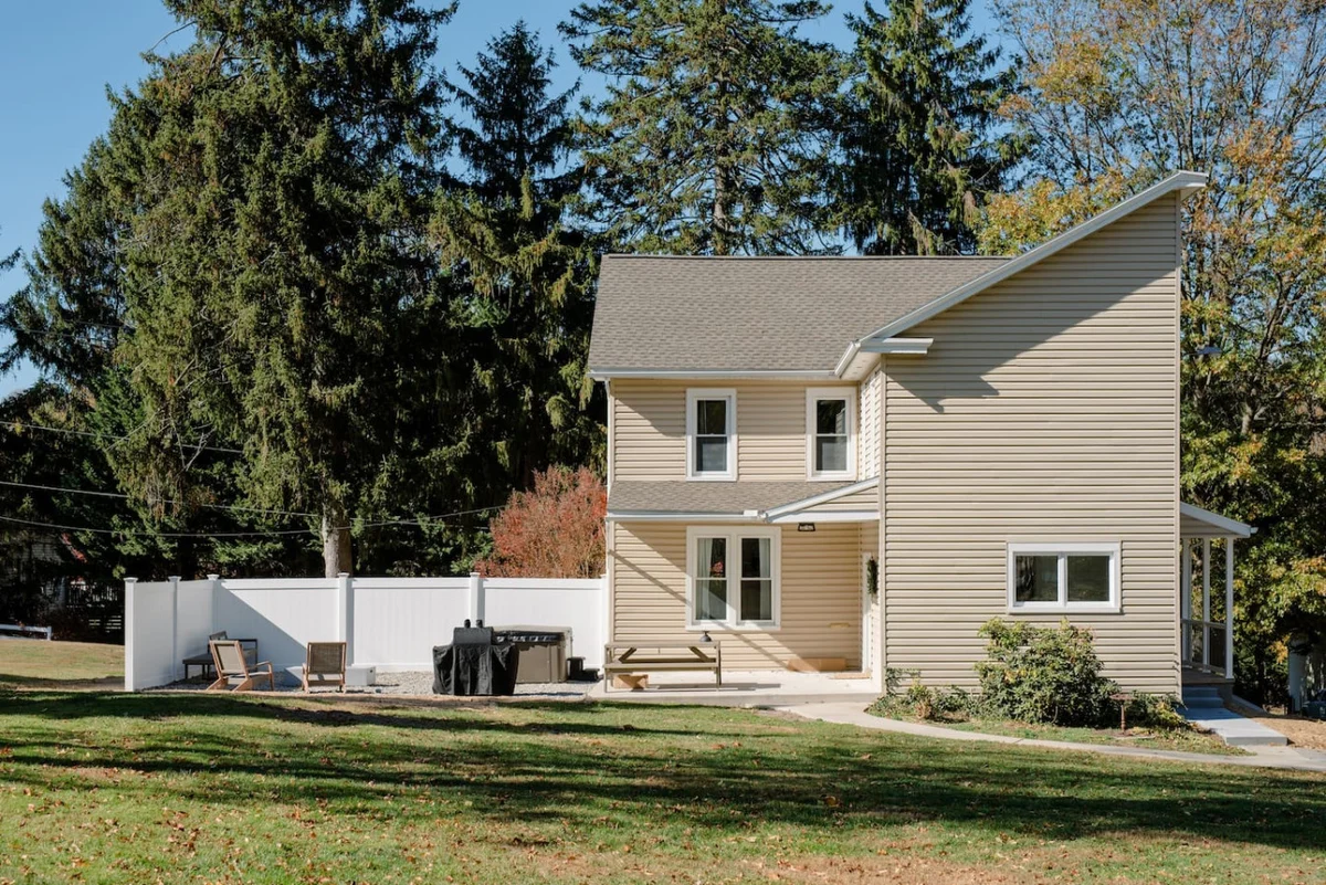 Farmhouse|HOT TUB|Fireplace|King Bed|4 Bedroom #9