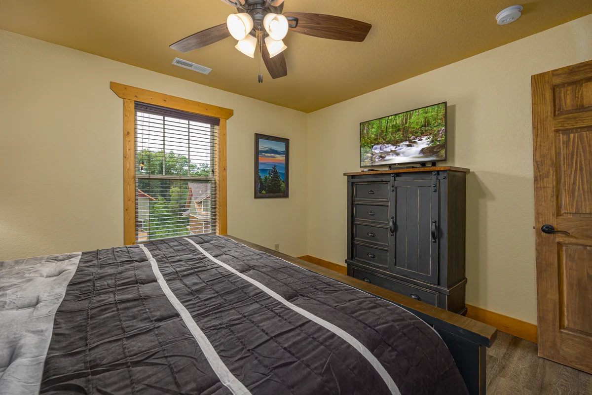Bedroom 1 image 1