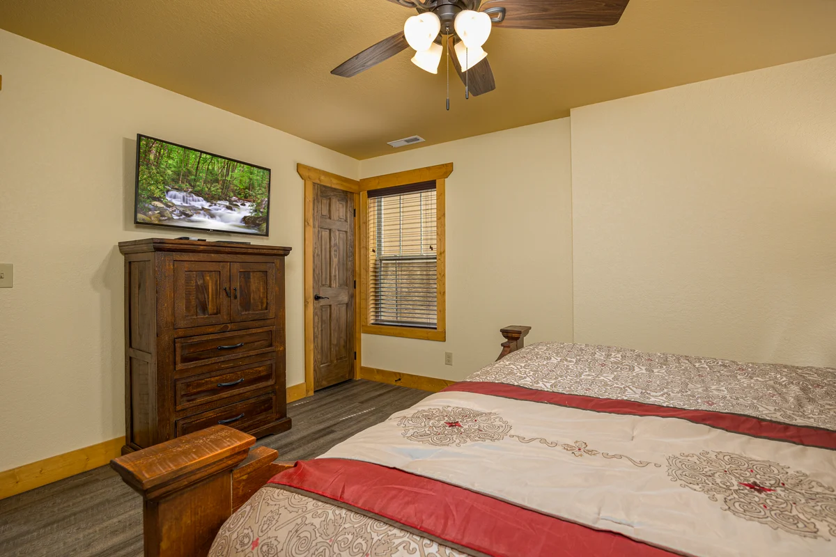 Bedroom 4 image 1