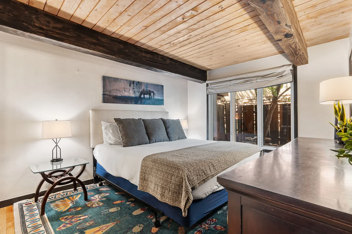 Apartment in Aspen property photo 2