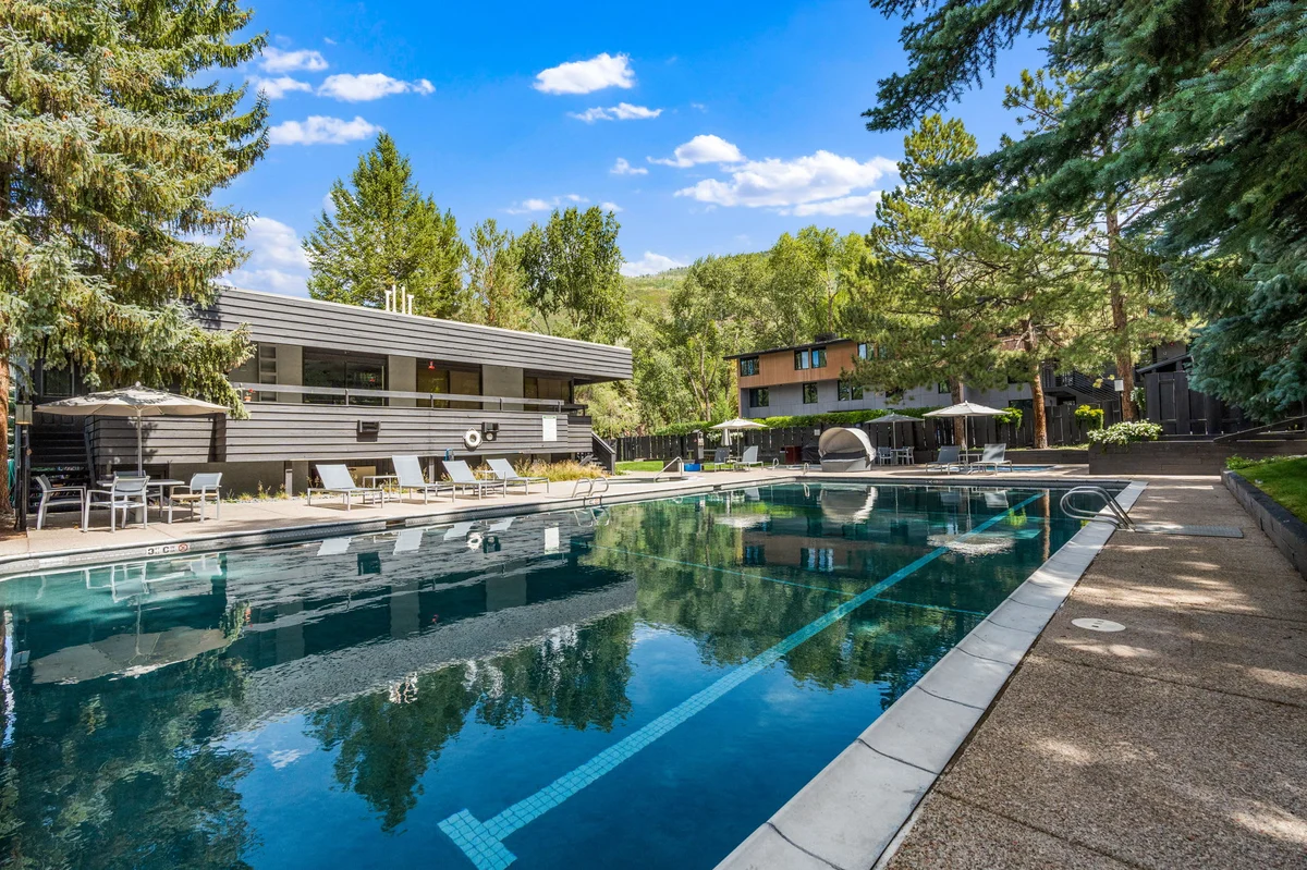 Apartment in Aspen property photo 5