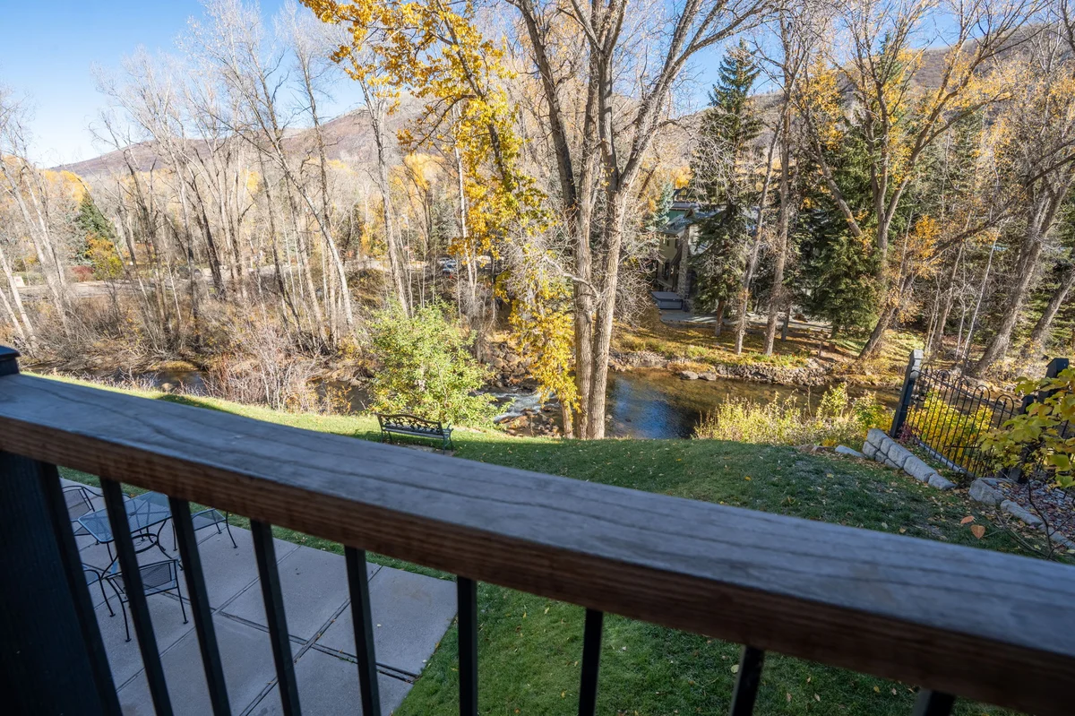 Apartment in Aspen property photo 5