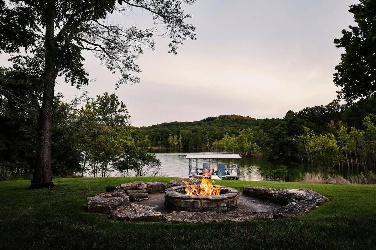 Property in Table Rock Lake property photo 3