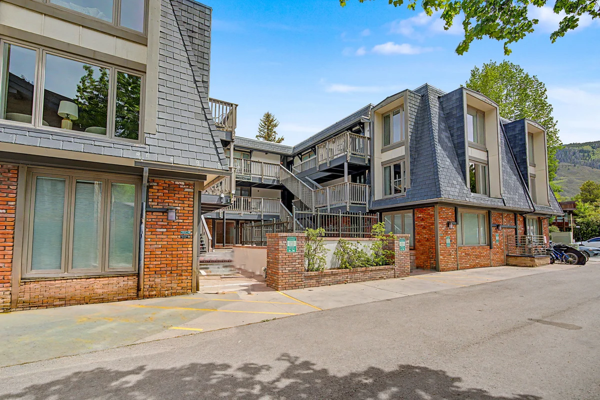 Apartment in Aspen property photo 2