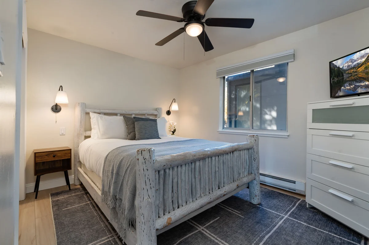 Apartment in Aspen property photo 2
