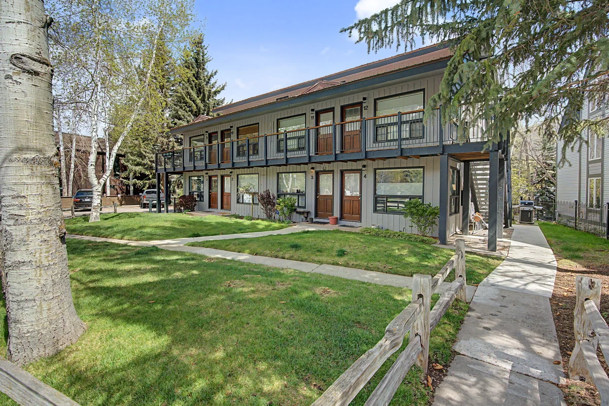 Apartment in Aspen property photo 2