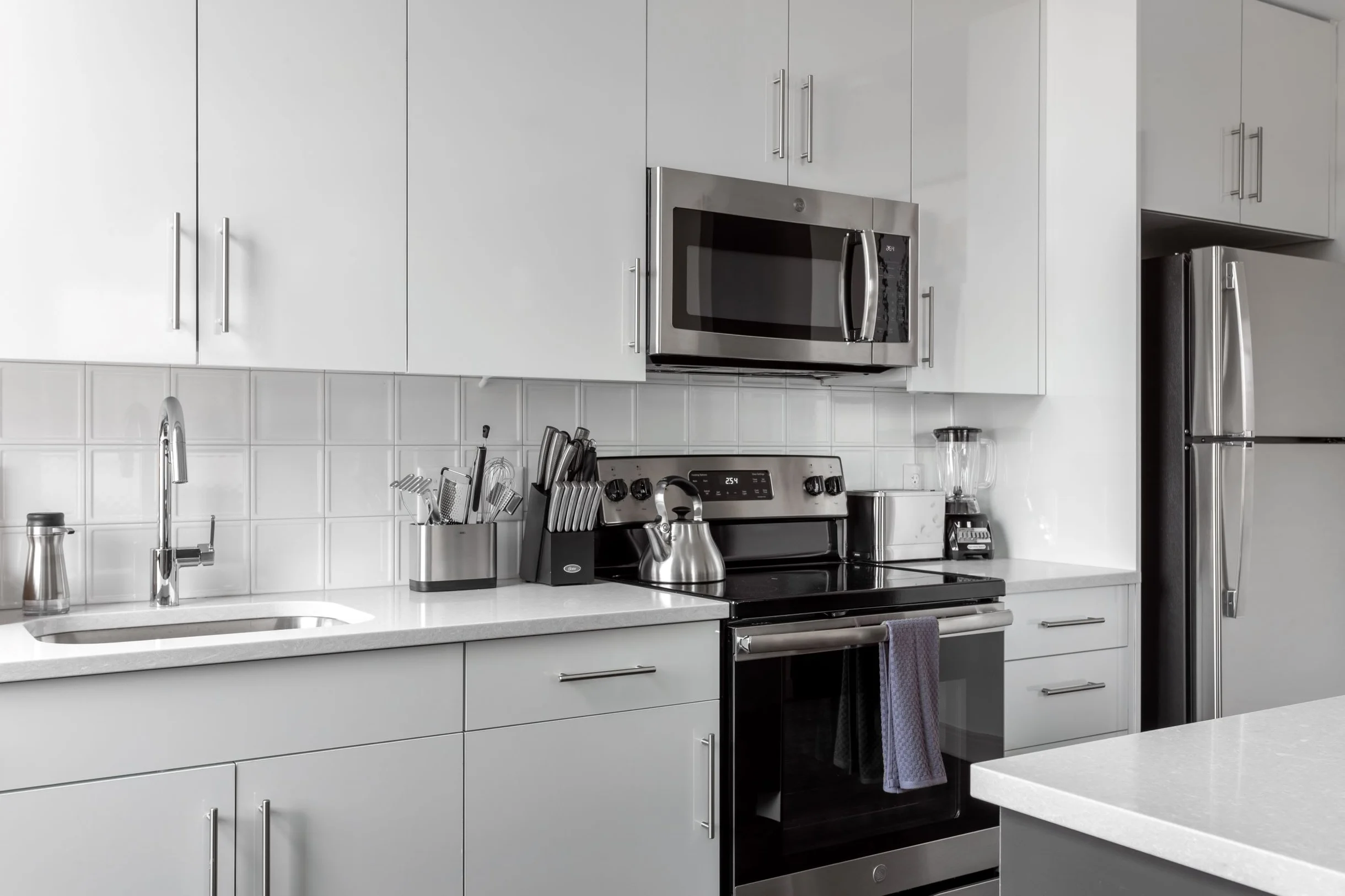 Walkable 1BR Apt Close to All Main Attractions #6