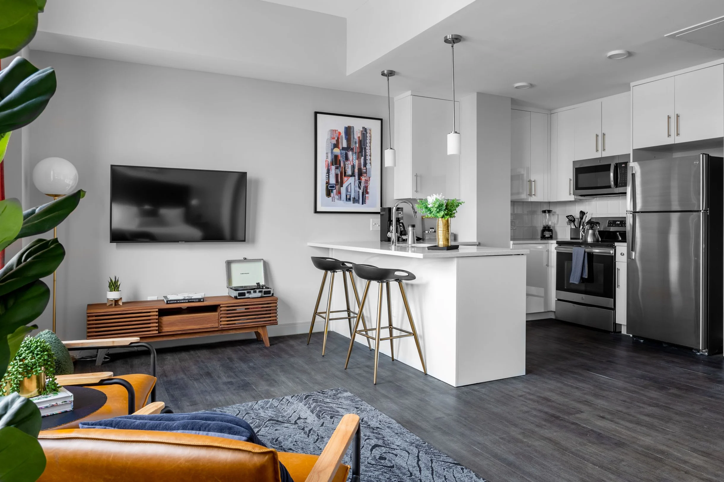 Studio in Excellent Location for Major Venues #4