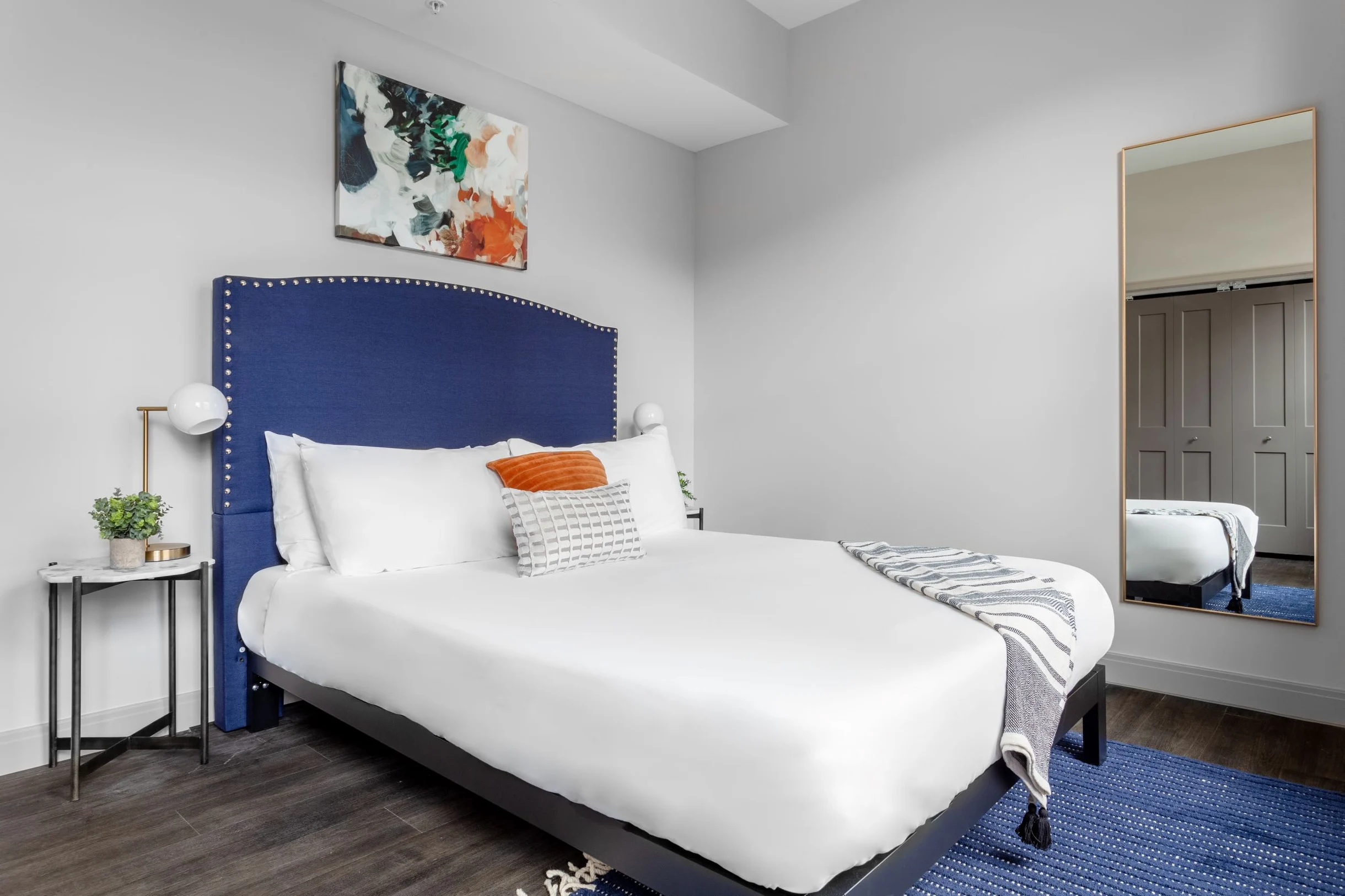 Amazing 2BR Downtown with 98 Walk Score #2