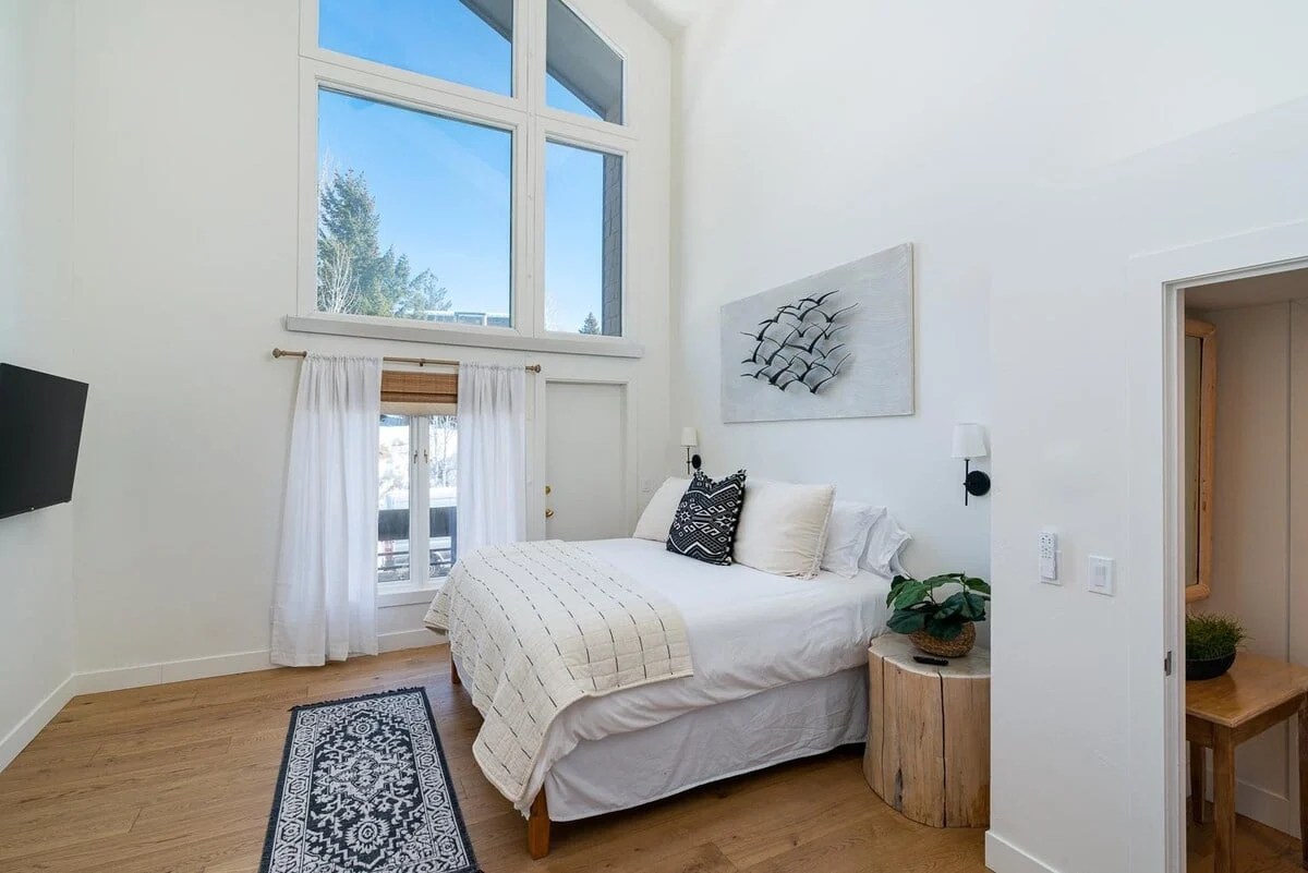 Bedroom 1 image 1