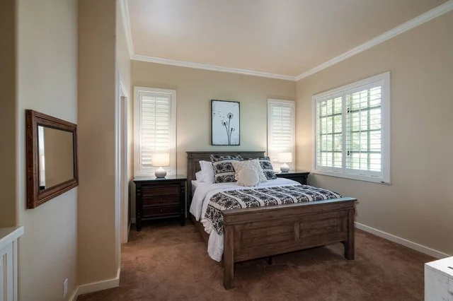 Bedroom 6 image 1