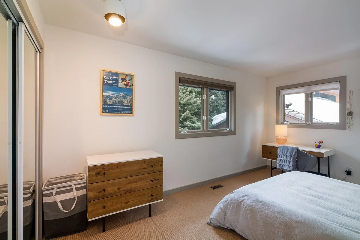 Bedroom 3 image 1